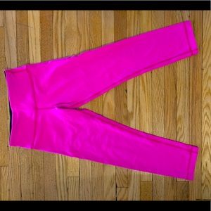 Rare lululemon size 2 pink wunder under crop
